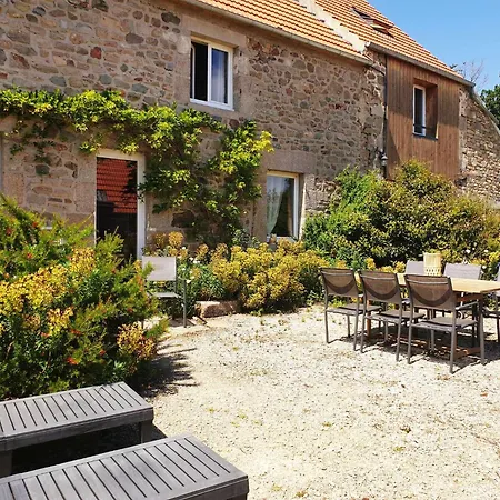 Le Du Clos Giot ホームステイ *