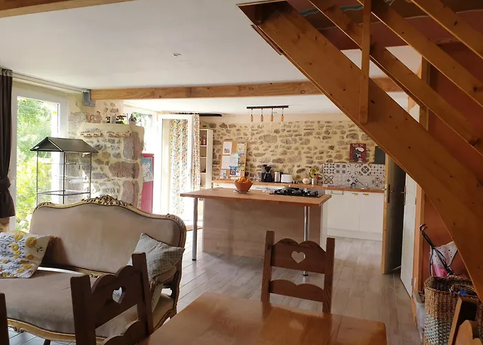 Homestay Le Du Clos Giot *